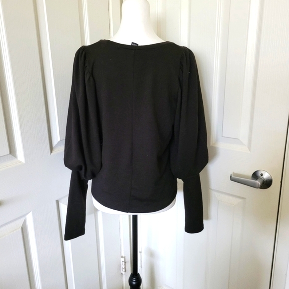 HYFVE | Cute Black Puff Sleeve Sweater (SIZE M) - Picture 3 of 10